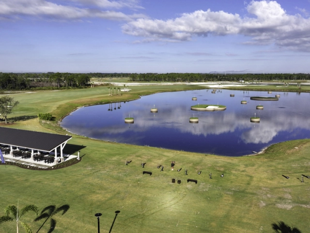 Toptracer Aquatic Driving Range at GlYLNEA 
